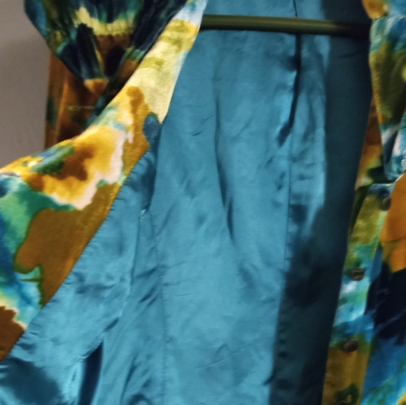 Beautiful Vibrant Multicolor Velvet Jacket size small - Picture 9 of 13